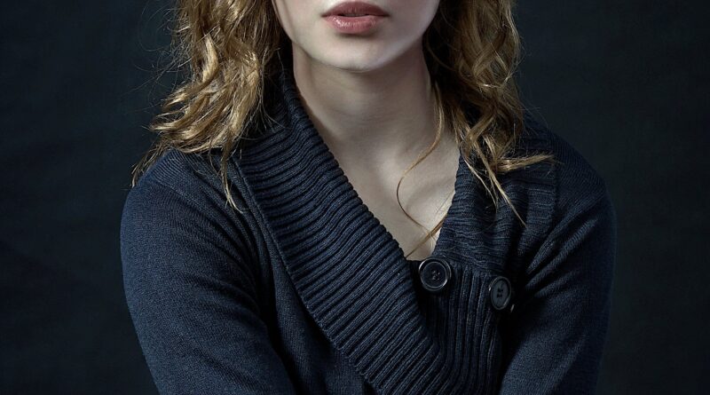 Kako prirodno smanjiti masne naslage oko očiju: trikovi koji mogu pomoći